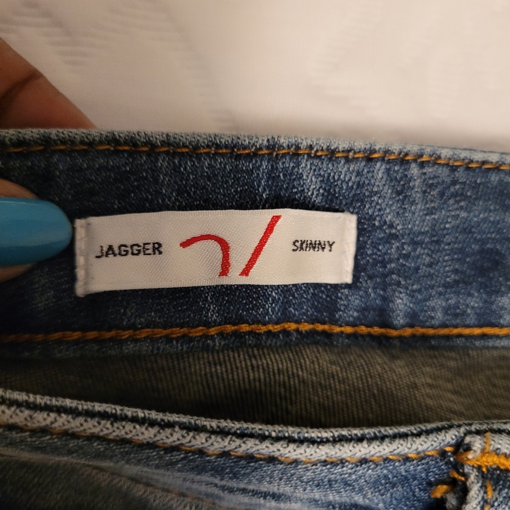 Vigoss Jagger Mid rise distressed skinny blue jeans. Size 30. - Picture 5 of 11